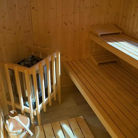 Βίλα Schwimmendes Haus Robby Ii