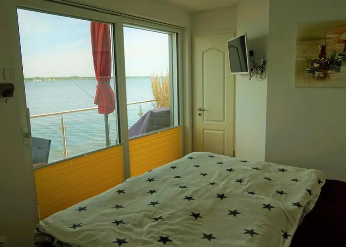 Schwimmendes Haus Robby Ii *